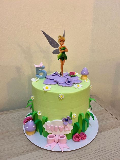 Fairy Theme Cake Design, Tinker Bell Birthday Cake, Tinker Bell Cake Ideas, Bolo Da Tinker Bell, Tinkerbell Cake Design, Tinkerbell Cake Ideas, Happy Birthday Cake Girl, Tinker Bell Cake, Tinkerbell Birthday Cakes