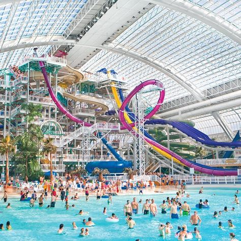 Spring Break Destinations Families, West Edmonton Mall, Spring Break Vacations, Spring Break Destinations, Road Trip Places, Canada Holiday, Holiday World, Centre Commercial, Waterpark