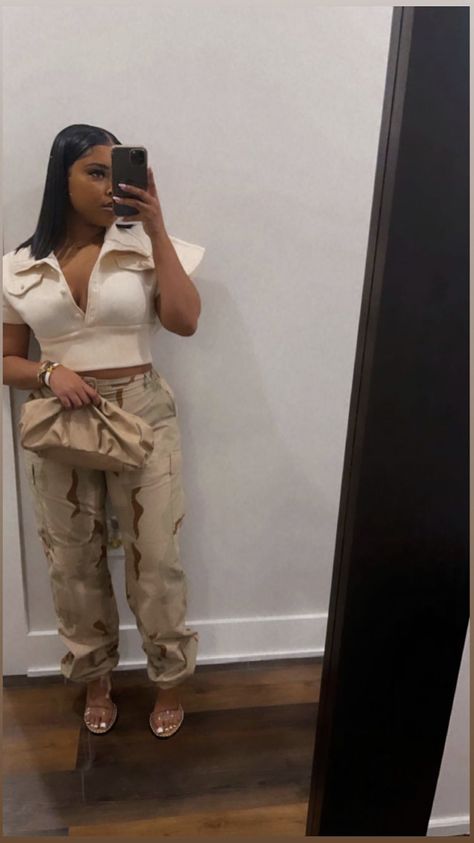 Tan Set Outfit, Black Cargo Pants Outfit With Heels, Camo Cargo Pants Outfit With Heels, Cargo Pants Brunch Outfit, Tan Pants Outfit Black Women, Tan Camo Pants Outfit, Chill Brunch Outfits Black Women, Dressy Streetwear Fashion, Khaki Cargo Pants Outfit Black Women