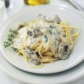 Morel Recipes, Morel Mushroom Recipes, Mushroom Appetizer Recipes, Mushroom Cream Sauce, Mushroom Appetizers, Homemade Pizza Crust, Spring Pasta, Mushroom Cream Sauces, Morel Mushroom