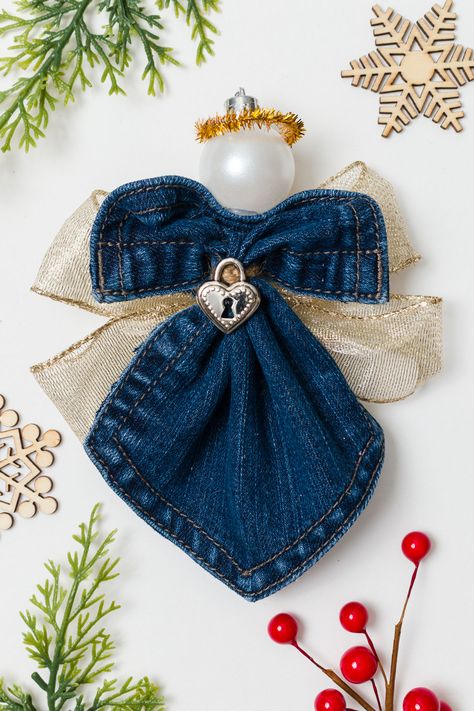 Angel Ornaments Diy, Diy Angel Ornaments, Christmas Angel Crafts, Diy Angels, Denim Crafts Diy, Fancy Bows, Christmas Angel Ornaments, Fabric Christmas Ornaments Diy, Blue Jeans Crafts