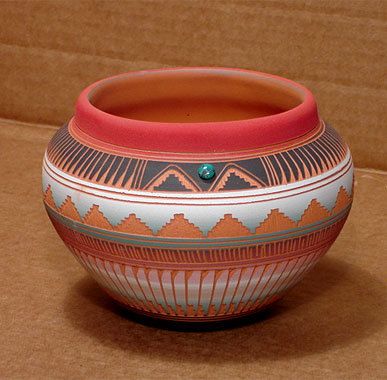 Pottery Images, Navajo Basket, Southwest Pottery, Native Pottery, Navajo Pottery, American Indian Pottery, Pottery Pots, Painted Pots Diy, Painted Plant Pots