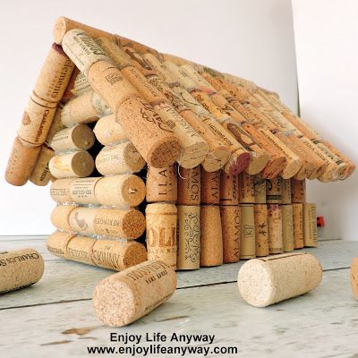 Enjoy Life Anyway: How To Build A Bird House With Used Wine Corks How To Build Abs, Cork Birdhouse, Wine Cork Birdhouse, Wine Corker, Upcycled Wine Corks, Wine Cork Ideas, Wine Cork Diy Crafts, Wine Cork Projects, Cork Crafts Diy