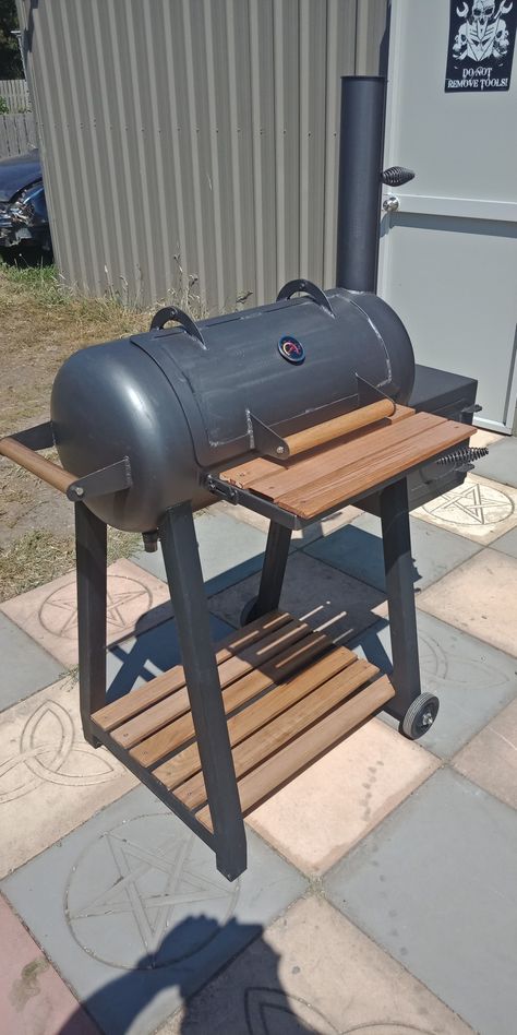 Brick Built Bbq, Oil Drum Bbq, Reverse Flow Smoker, Custom Bbq Smokers, Bbq Store, Barbeque Grill Design, Smoker Designs, Bbq Pit Smoker, Outdoor Smoker