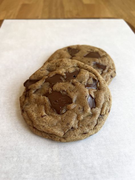 Chocolate Chunk Sourdough Cookies - Jesha's - Nothing's Better Than Sourdough Choco Chip Cookies Recipe, Beginner Sourdough Bread, Beginner Sourdough, Sourdough Cookies, Ice Cream Sandwiches Recipe, Choco Chip Cookies, Roll Cookies, Choco Chips, Sourdough Baking