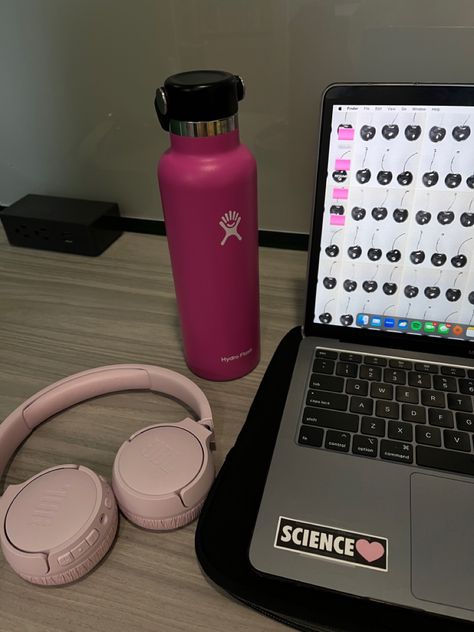 Aesthetic Hydroflask, Pink School Supplies, Hydroflask Aesthetic, Pink Motivation, Headphones Aesthetic, Pink Headphones, Self Care Bullet Journal, Study Inspiration, Study Motivation