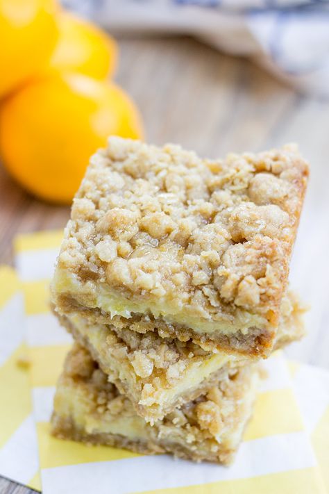 Lemon Crumb Bars, Quick Oatmeal, Lemon Bars Easy, Crumb Bars, Lemon Bar, Lemon Bars Recipe, Lemon Dessert Recipes, Oatmeal Bars, Pudding Desserts