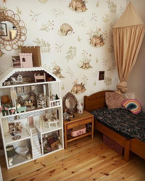 Kid Kraft Dollhouse Makeover, Kidkraft Dollhouse, 2 Monkeys, Aesthetic Crafts, Dollhouse Makeover, Instagram Bedroom, Girl Room Inspiration, Heart Sounds, Dollhouse Diy