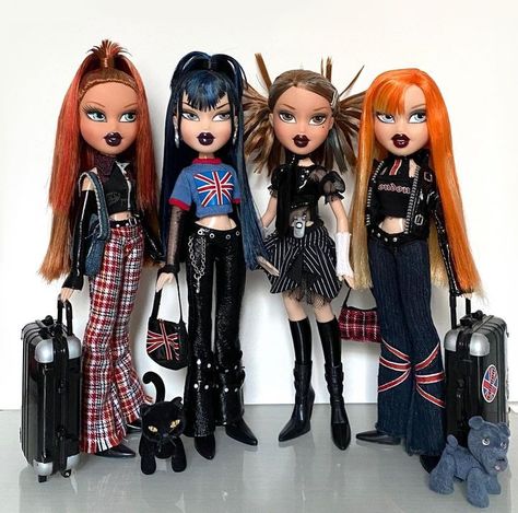 ༺☆༻ (@bratzangelzzz) • Instagram photos and videos Bratz Dollhouse, Bratz Yasmin, Bratz Doll Outfits, 2000 Fashion, Doll Outfits, Outfit Design, Bratz Doll, Pretty Dolls, Collector Dolls