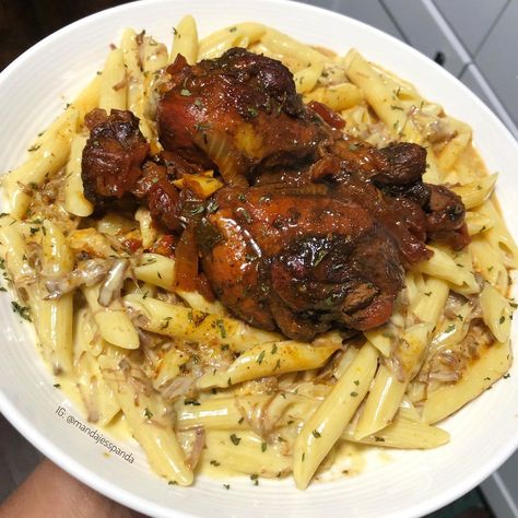 Curry Beef, Brown Stew Chicken, Stew Chicken, Beef Curry, Pasta Dinner Recipes, Island Food, Creamy Pasta, Food Goals, Unhealthy Food