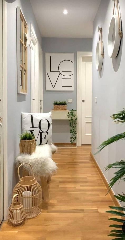 Corridors Design Home, Floor Seating Living Room, Living Room Ideas Bohemian, House Interior Living Room, Living Room Ideas Farmhouse, House Interior Decor Ideas, Small Entryways, Hallway Designs, Interior Living Room