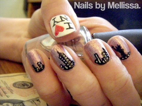 Nyc Marathon Nails, Marathon Nails, Christmas Present Nail Art, New York Nails, Nails Nyc, Christmas Present Nails, Lily Pebbles, Ny Nails, Sns Nails Colors