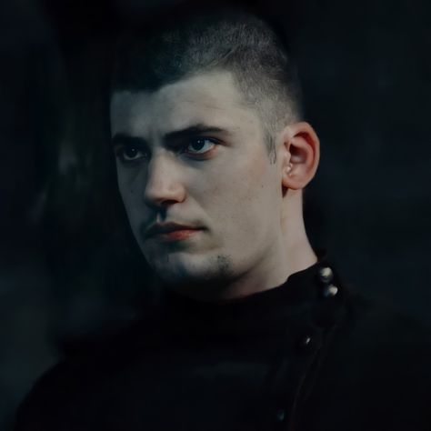 Victor Krum, Viktor Krum, Portrait References, That 70s Show, Harry Potter Characters, Harry Potter Universal, Wizarding World, Writing Inspiration, Avatar