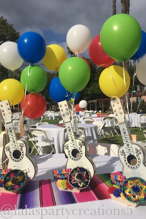 Coco Movie Centerpieces, Coco Themed Party Decorations, Coco Theme Birthday Cake, Disney Coco Centerpiece Ideas, Coco Theme Centerpieces, Disney Coco Birthday Party Centerpieces, Coco Movie Birthday Party Ideas, Coco Decorations Party, Mariachi Centerpieces