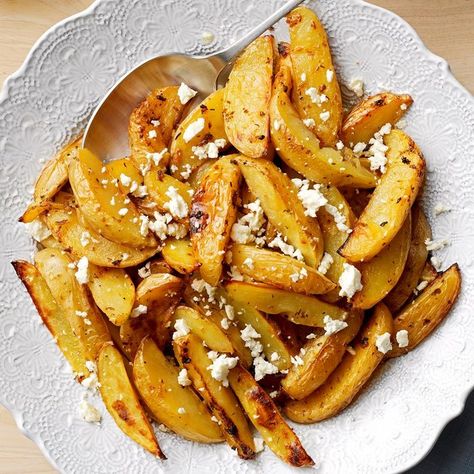 Roasted Greek Potatoes with Feta Cheese Greek Potatoes With Feta, Potatoes With Feta Cheese, Roasted Greek Potatoes, Potatoes With Feta, Feta Cheese Recipes, Greek Potatoes, Sunday Dinner Recipes, Potato Dishes, Sunday Dinner