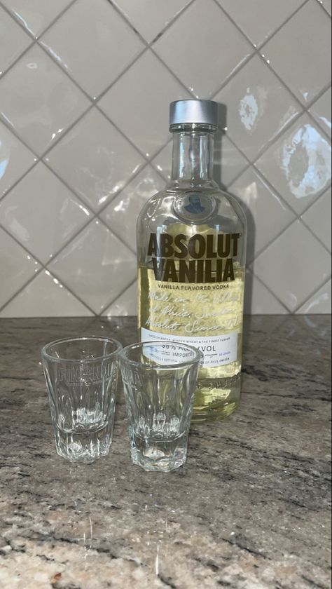 Absolut Vanilla, Vanilla Vodka, Absolut Vodka, Flavored Vodka, Vanilla Flavoring, Life Style, Christmas Party, Vodka, Vanilla