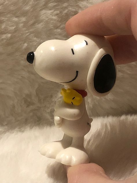 Snoopy Clay Figures, Snoopy Sculpture, Snoopy Clay, Snoopy Ceramic, Snoopy Family, Clay Keychain, Clay Magnets, Snoopy Pictures, Clay Crafts Air Dry