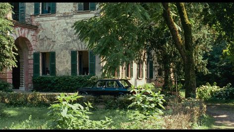 Tour The 17th-Century Italian Villa In Director Luca Guadagnino’s 'Call Me By Your Name' - ELLEDecor.com Call Me By Your Name House, Your Name Movie, Somewhere In Northern Italy 1983, Call Me By Your Name, Italy Summer, Italy Aesthetic, Italian Villa, Name Wallpaper, Europe Summer