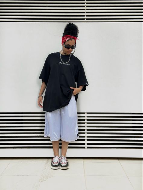 Rap | hip hop | Street wear | Gangsta | oldschool | @Sol.West Hiphop Outfit Women Street Style, Gangsta Rap, Baggy Clothes, Hip Hop Outfits, Estilo Hip Hop, Old School, Rap, Hip Hop, Summer Fashion