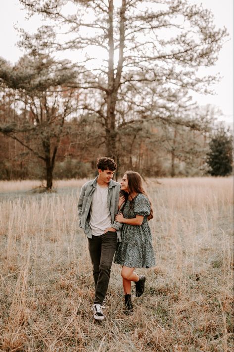 Couple Outdoor Photoshoot Outfits, Engagement Outdoor Photoshoot, No Pda Couple Photos, Casual Outdoor Couple Photoshoot, Couples Photoshoot Poses Forest, Walking Engagement Photos, Spring Couples Photoshoot Outfits Casual, Couple Portraits Outdoors, Engagement Picture Poses Outdoors