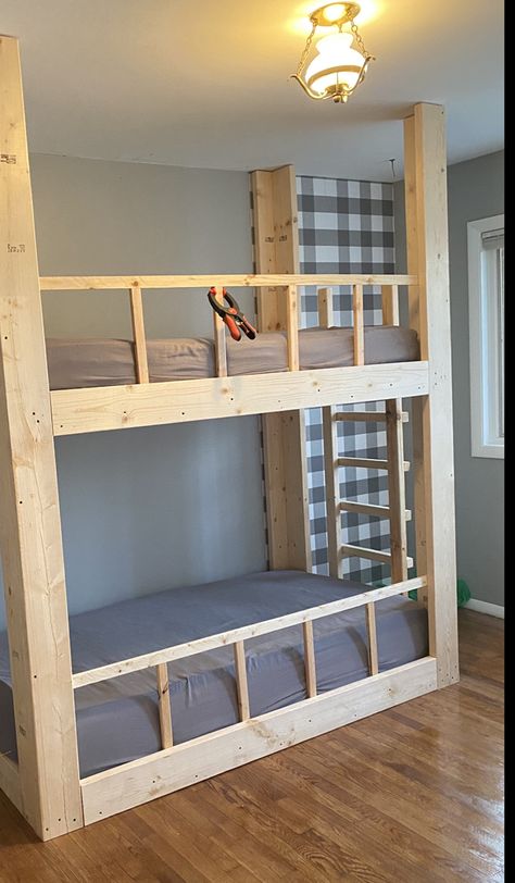 Built Bunk Beds Diy, Bunk Bed Diy Small Room, Low Bunk Beds Diy, Handmade Bunk Beds, Dyi Bunk Bed, Custom Bunk Beds Built Ins For Kids, Diy Twin Bunk Beds, Diy Bunk Beds Plans How To Build, Diy Bunk Beds For Small Spaces