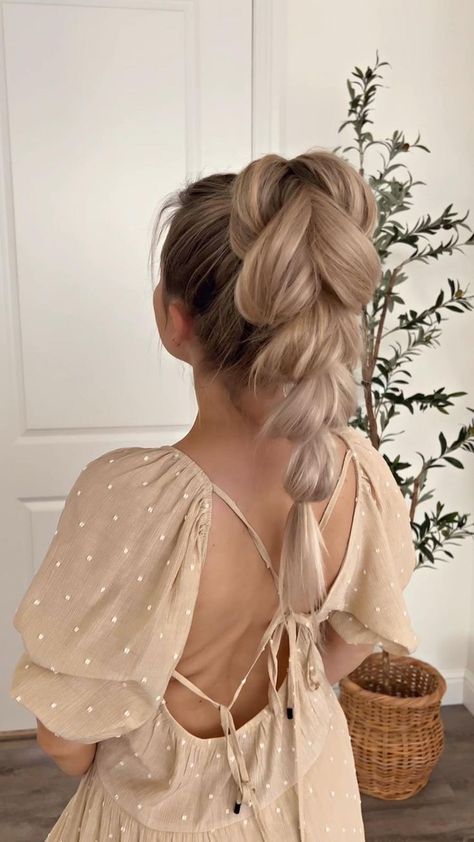 Easy Hair Up Dos For Long Hair, Work Hairstyles For Long Hair Braid, Up Hairstyles For Long Hair Easy, Yoga Hairstyle Long, Cute Quick Updos For Long Hair, Thick Long Hair Updo, Bubble Pony Tailed Hairstyle, Quick Up Do For Long Hair, Outfit Ideas For Graduation Guest