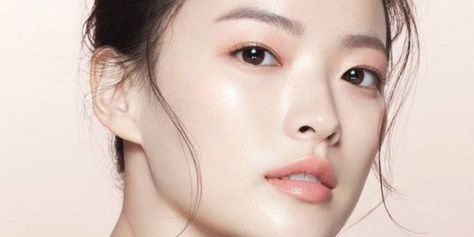 chun woo hee Korean Beauty Store, Dewy Makeup Look, Dewy Makeup, Beauty Care Routine, Sunscreen Moisturizer, Skin Clinic, Glowy Skin, Korean Cosmetics, Glass Skin