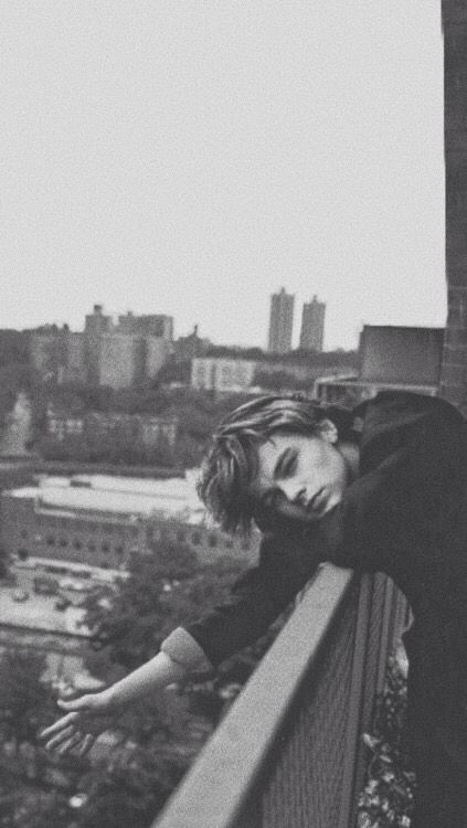 90s Wallpaper, Leonardo Dicaprio 90s, Young Leonardo Dicaprio, Wallpaper Collage, Leo Dicaprio, 90s Aesthetic, The Perfect Guy, Black And White Aesthetic, Romeo And Juliet