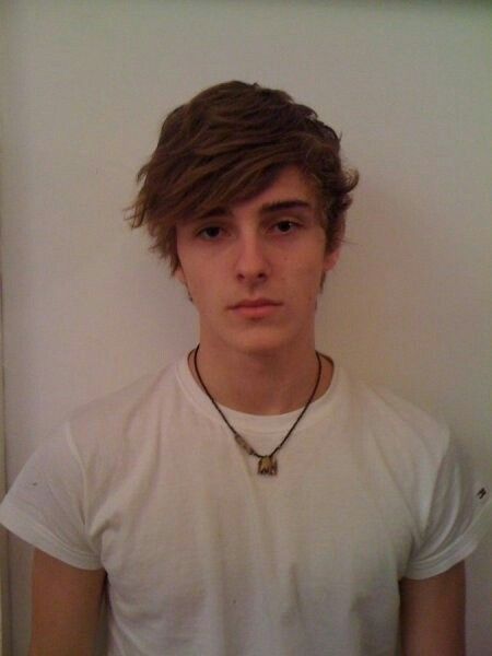 Alex Watson, Aaron Johnson, Swim Club, Famous Men, Long Hair Styles Men, Attractive People, Emma Watson, Mens Hairstyles, On Tumblr