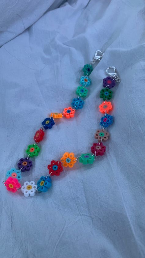 Belt chain flower Bead Belt Chain, Flower Necklace Diy, Bead Belt, Pant Chains, Easy Perler Beads Ideas, Belt Chain, Flower Belt, Diy Perler Bead Crafts, Festival Diy