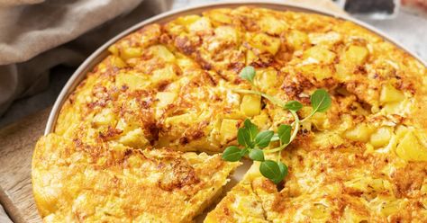 Rafanata: The Italian Potato Frittata With A Potent Kick Italian Potato Pie Recipe, Mashed Potato Pie, Mashed Potato Pizza, Italian Pie, Fritata Recipe, Italian Potatoes, Potato Frittata, Food Italian, Italian Meats