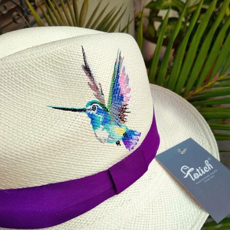 Sombreros de paja Toquilla personalizados hechos en Ecuador Painted Hats, Friends And Family, Ecuador, Diy Ideas, All Over The World, Watercolor Tattoo, Make It Simple, Paint, Collage