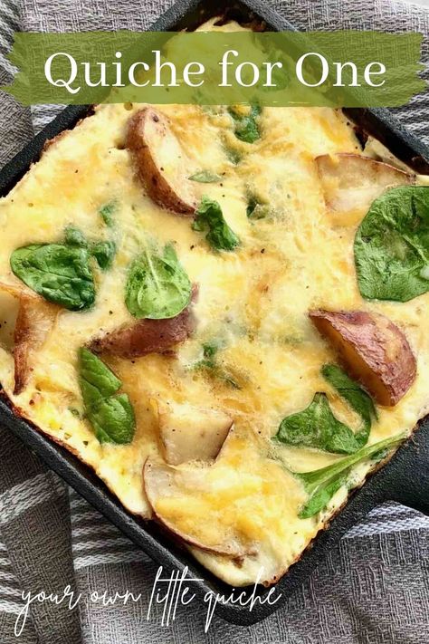 Quiche For One, Brunch Quiche, Vegetarian Quiche, Small Breakfast, Delicious Quiche, Iron Recipes, Mind Diet, Break Fast, Cast Iron Skillet Recipes