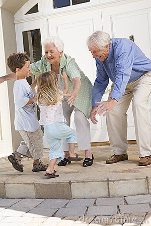 Family love! Grandparents Photography, Grandparents Day Activities, Extended Family Photography, Couple With Baby, Granny Pod, Smiling Eyes, Indian Family, Grands Parents, Grandmas House