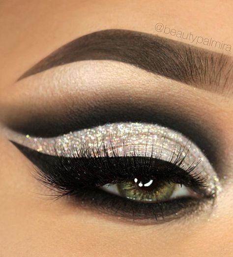 33. Beautiful shimmery gold Add a sparkly to your look with eye makeup like this! Here we have shimmery gold eyelids and long lashes.... Makeup For Parties, Glittery Eye Makeup Tutorial, Maquillaje Cut Crease, Glitter Eye Makeup Tutorial, Glitter Eyeshadow Tutorial, Makeup For Prom, Sparkly Eye Makeup, Makeup For Weddings, Eye Makeup Glitter