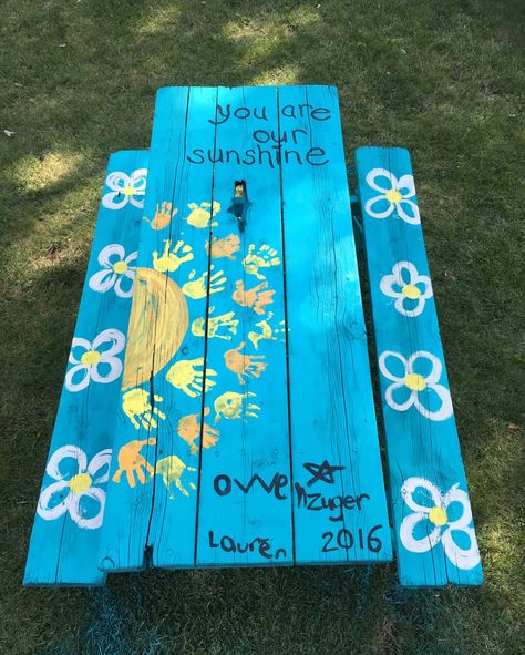 Painted Wooden Picnic Table Ideas, Sunflower Picnic Table, Painted Picnic Table Ideas, Picnic Table Painting Ideas, Painted Picnic Table, Outside House Decor, Painted Picnic Tables, Picnic Table Makeover, Yard Art Crafts