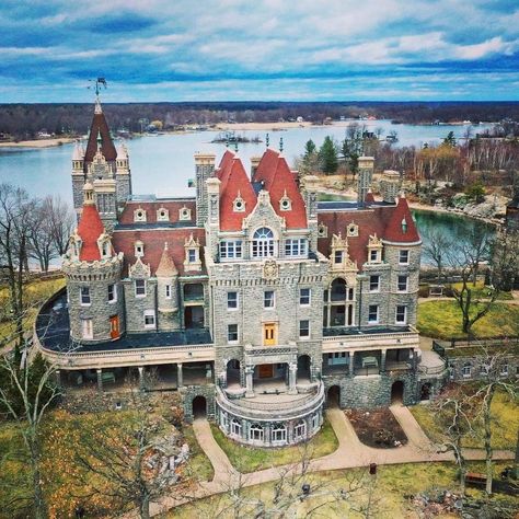 Desiree on Instagram: “@boldtcastle by @1000islandpics 😍. In 1899, George Boldt, who made his fortune managing the original Waldorf-Astoria hotel, set in motion a…” Heart Island, Boldt Castle, Saint Lawrence River, Alexandria Bay, St Lawrence River, Historical Homes, Astoria Hotel, New York Attractions, Thousand Islands