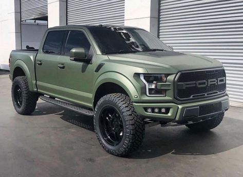 #Repost @raptoraddiction with @get_repost ・・・ Green with Envy @mattyr0ss #raptoraddiction #raptor #ford #fordraptor #fordperformance… Raptor Ford, Ford Trucks F150, Ranger Truck, Truck Storage, Classic Pickup Trucks, Ford Pickup Trucks, Ford Raptor, 4x4 Trucks, Ford Pickup