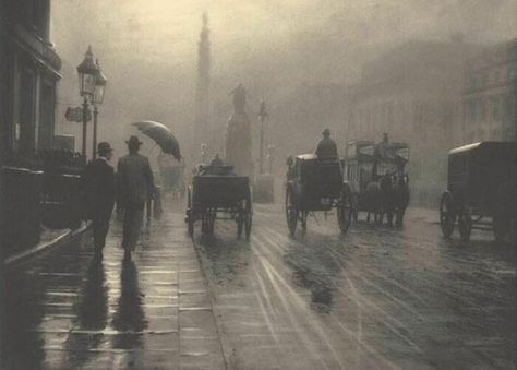 London, 1899. Photo Taken By Leonard Misonne 18th Century Aesthetic, Regent Street, Duke Of York, Retro Aesthetic, Vintage Photographs, Historic Homes, Historical Photos, Old Pictures, 18th Century