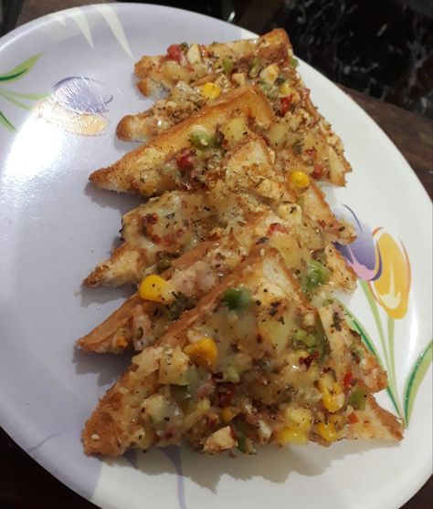 Paneer Sandwich, Cheese Corn, Food Captions, Naan Recipe, Foodie Instagram, Vegetarian Fast Food, Food Medicine, Desi Food, Delicacy Food