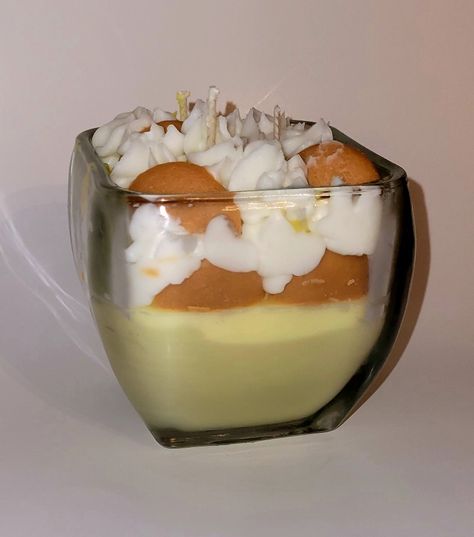 Candles Banana Pudding Candle, Fake Food Candles, Candied Candles, Artsy Projects, Dessert Candle, Candy Candle, Candles Ideas, Diy Candles Homemade, Wax Candles Diy