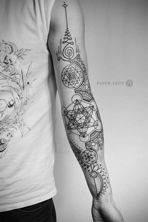 Geometrisches Mandala-Tattoo #geometric #spiritual #mandala #pioyr #szot #tattoo #ink #inked #b&w #schwarzweiß #schwarzundweiß #blackandwhite #art #kunst Spiritual Mandala, Tato Geometris, Realistisches Tattoo, Tato Dada, Tato Lengan, Unalome Tattoo, Sacred Geometry Tattoo, Geometry Tattoo, Geometric Sleeve