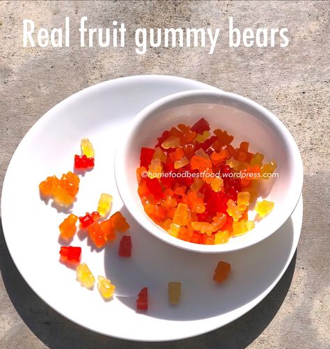 Kids Healthy Food, Orange And Strawberry, Homemade Gummy Bears, Fruit Gummies, Homemade Fruit Snacks, Homemade Gummies, Gummies Recipe, Bear Recipes, Vegan Gummies