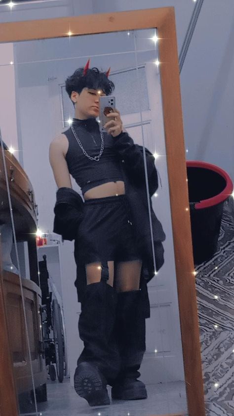 Emo Enby Outfits, Ftm Clothing Tips, Trans Fem Outfit Ideas, Femboy Reference Pose, Feminine Clothes For Men, Cute Fem Boy Outfits, Femboi Outfits, Cute Femboy Outfit, Femboy Aestethic Outfit