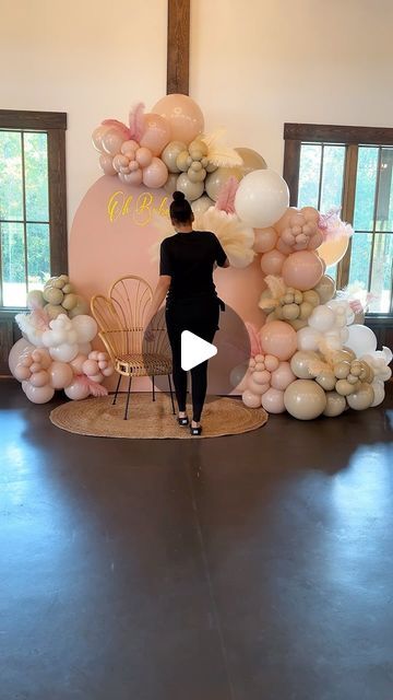 The Tayra Perez Project on Instagram: "NOT into traditional pinks for your baby shower?!!! But still want to shout from the rooftops that you’re having a baby girl, then Cameo is your color. It’s an off pink with a peachy undertone. 

Color Combo:
Cameo
DS Tan = Cocoa inside of Blush
White

#babyshower #babyshowerideas #babyshowerdecor #bohobabyshower #bohoballoons #balloongarland #balloonbackdrop #balloonarch #partyideas #atlantaballoons #howtovideos #diyballoons #diyvideos #setupwithme #getreadywithme" Balloon Arch Baby Shower Girl, Baby Shower Balloon Backdrop, Balloon Arch Diy, Balloon Crafts, Balloon Backdrop, Boho Baby Shower, Balloon Diy, Baby Shower Balloons, Rooftops