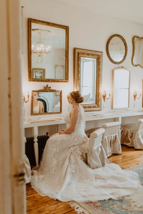 Maison Albion is a historic mansion in Western New York reimagined to host magnificent weddings and events for up to 300. Venue @maison_albion Florist: @flower_and_grain Rentals: @shared_treasures_rental Stationary: @hazelstreetpress Dress: @shopblissboutique Suit: @ashleesplace Hair: @transformed_by_tori Makeup: @freshfacedbyfeidi Cake: @haakscakes Photographers: @radiantphotographyny @honeyedphoto Models: @hannahmahnke_ @jasonrobillard_70 #mansion #bridalsuite #weddingvenue #eventvenue Wedding Venue Dressing Room, Farmhouse Bridal Suite, Grooms Room Decor Wedding Ideas, Wedding Dressing Room, Bridal Getting Ready Room Decor, Wedding Venue Bridal Suite, Bride Suite, Bridal Suite Room, Bride Dressing Room