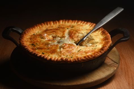 Is there a better comfort food than pot pie? Check out this Hatch Green Chile Chicken Pot Pie for the perfect cold-weather recipe. https://www.hatch-green-chile.com/blogs/the-hatch-chile-store/hatch-green-chile-pot-pie #elevatenmchile #comfortfood #getinmybelly #hatch #chile #greenchile #newmexico #nmchile #hatchchile #hatchgreenchile #newmexicotrue #nmtrue #hatchchilestore #nm #hatchnm #newmexicochile #foodie #food #foodstagram #chili #potpie #pie #coldweatherfood Chicken Carrots, Best Chicken Pot Pie, Reheat Chicken, Pot Pie Filling, Hatch Green Chile, Hatch Chile, Tuna Casserole, Tasty Chicken, Chicken Pie