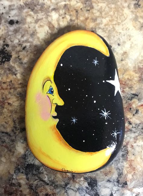 Large Flat Rock Painting Ideas, Painted River Rocks Garden, Easy Spring Rock Painting Ideas, Moon Rock Painting Ideas, Whimsical Rock Painting, Spiritual Painted Rocks, Rock Painting Art Acrylics, Black Rock Painting, Oval Rock Painting Ideas