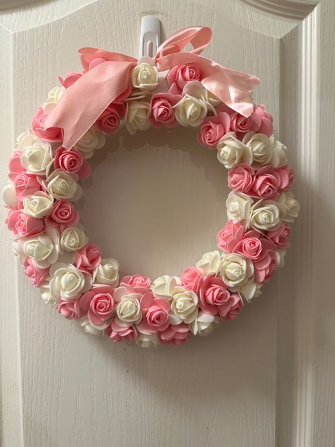 Foam Roses Crafts, Foam Wreath Ideas Diy, Tablecloth Wreaths, Wreath Foam, Flowers Display, Foam Wreath, Valentine's Wreath, Forever Flower, Foam Clay