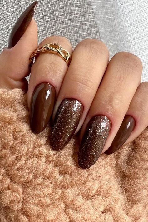 17 Gorgeous Natural Monochrome Fall Nail Ideas for 2023 Nail Art Brown Aesthetic, Brown Nails Glitter, Nagel Inspiration, Nail Bling, Checkered Nails, Cheetah Print Nails, Swirl Nails, Brown Acrylic Nails, Brown Nail Polish